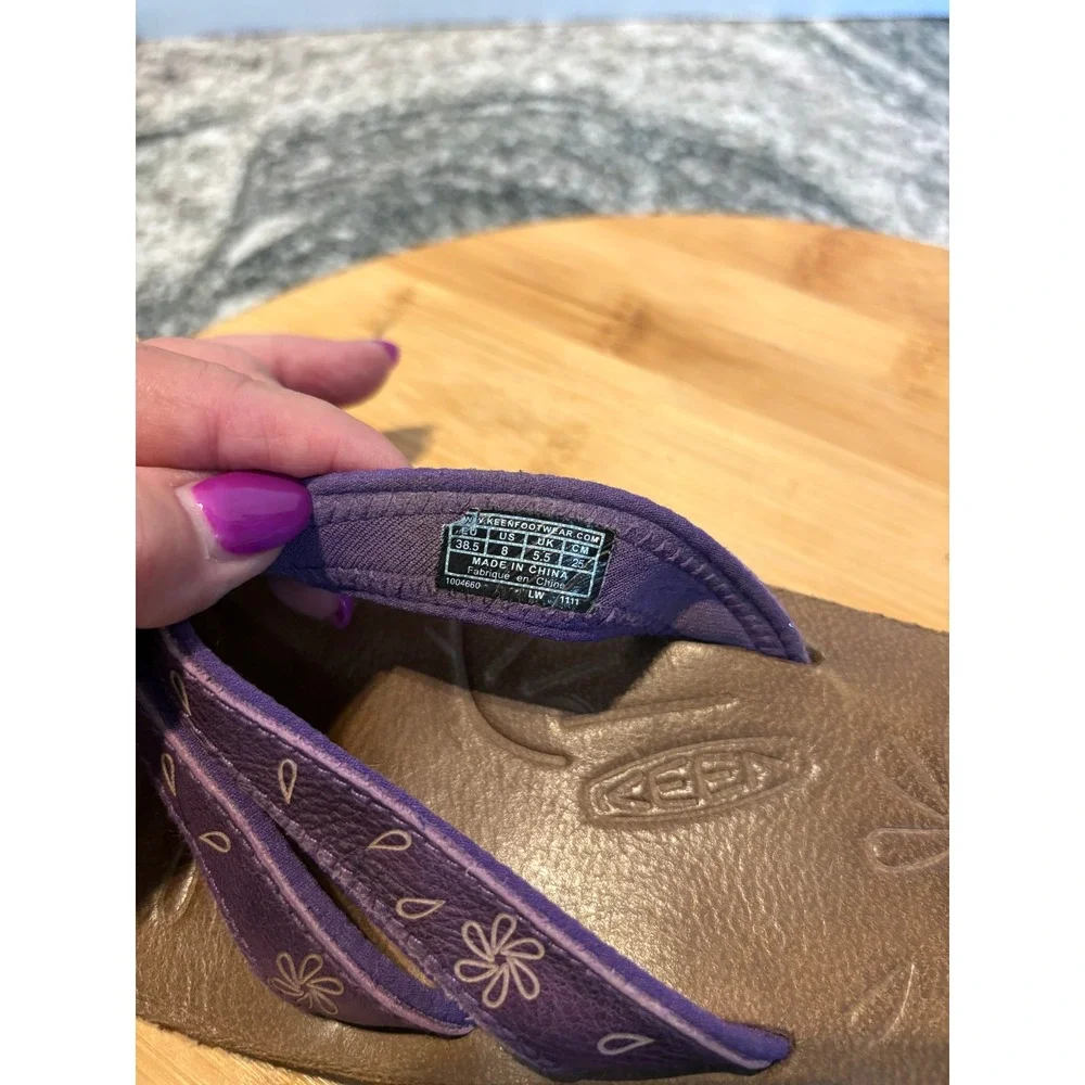 Keen Waimea Purple Leather Floral Embroidered Flip Flop Sandals Womens 8 1004660